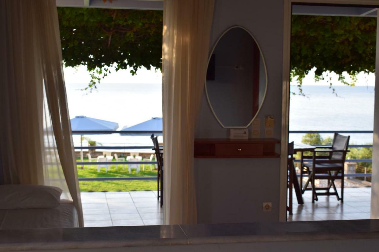 Alexandros Seaside Family Apartments & Villas - Paradise, 7' From Petalidi Kalamaki  Экстерьер фото