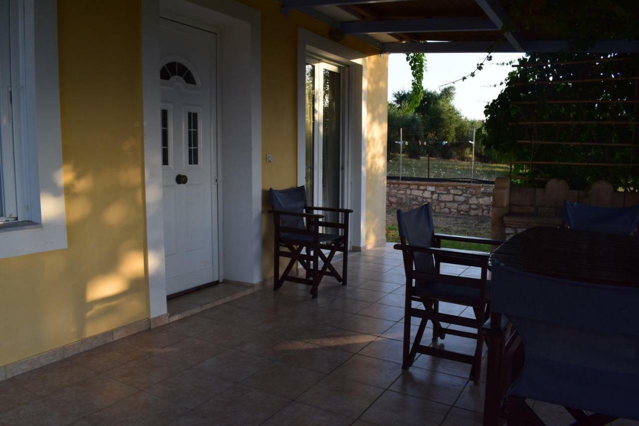 Alexandros Seaside Family Apartments & Villas - Paradise, 7' From Petalidi Kalamaki  Экстерьер фото