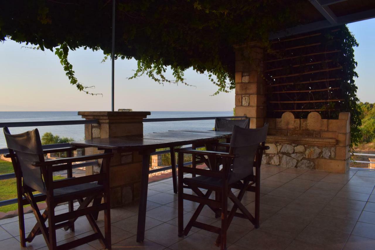 Alexandros Seaside Family Apartments & Villas - Paradise, 7' From Petalidi Kalamaki  Экстерьер фото