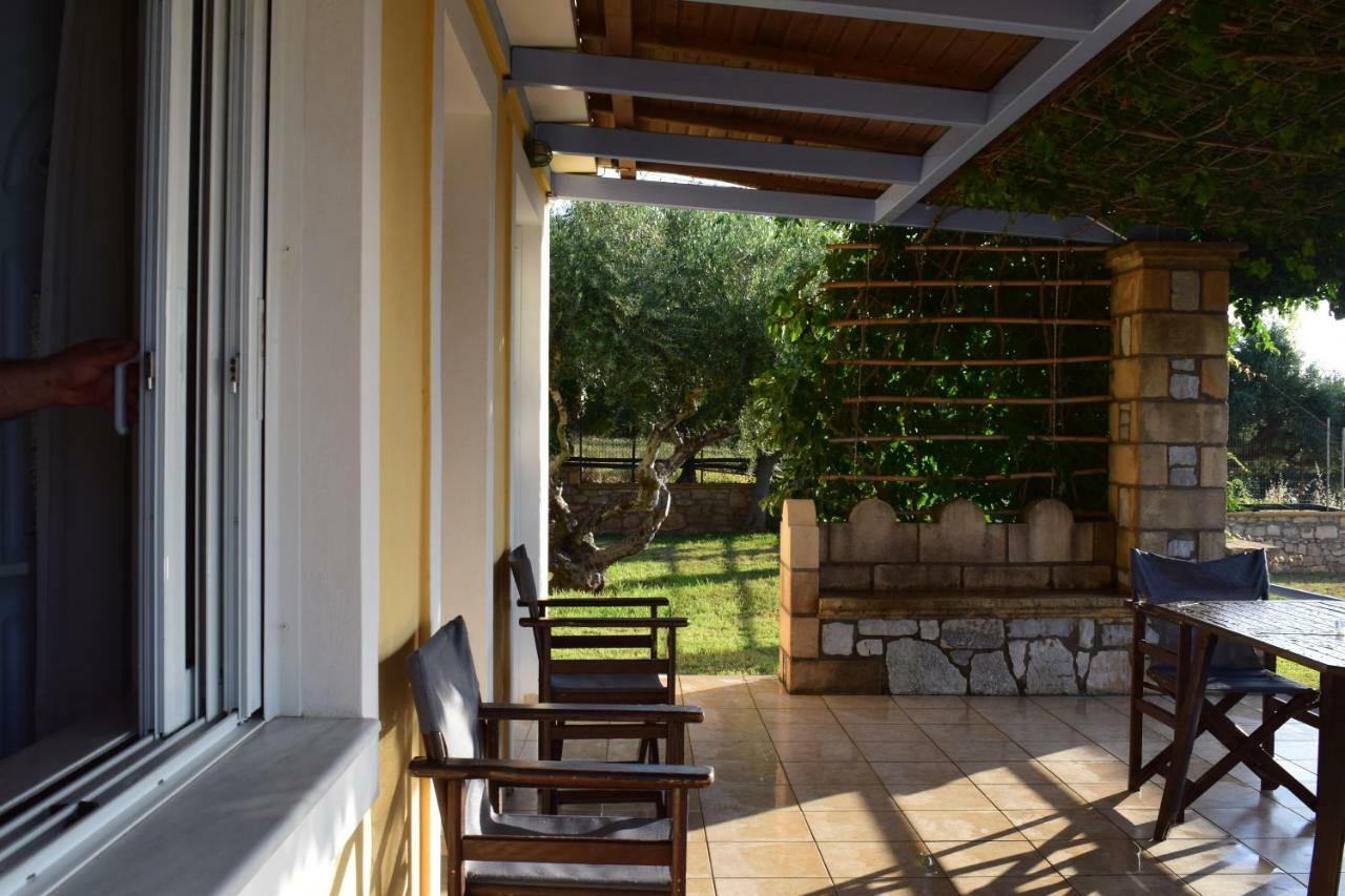 Alexandros Seaside Family Apartments & Villas - Paradise, 7' From Petalidi Kalamaki  Экстерьер фото