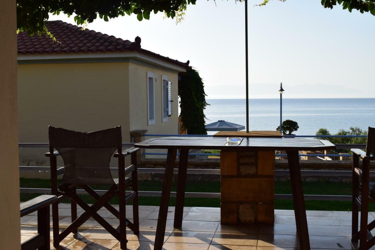 Alexandros Seaside Family Apartments & Villas - Paradise, 7' From Petalidi Kalamaki  Экстерьер фото