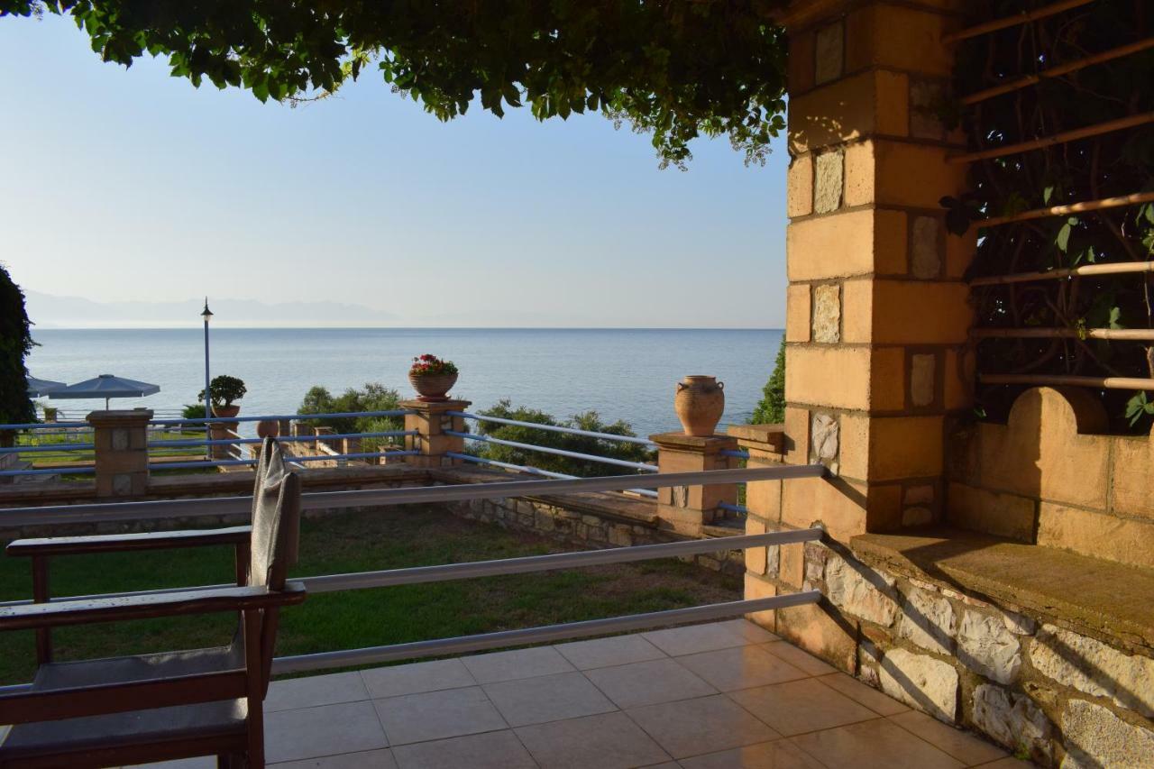 Alexandros Seaside Family Apartments & Villas - Paradise, 7' From Petalidi Kalamaki  Экстерьер фото