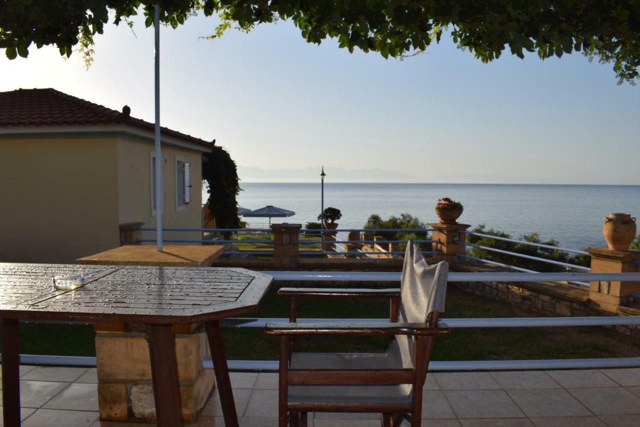 Alexandros Seaside Family Apartments & Villas - Paradise, 7' From Petalidi Kalamaki  Экстерьер фото